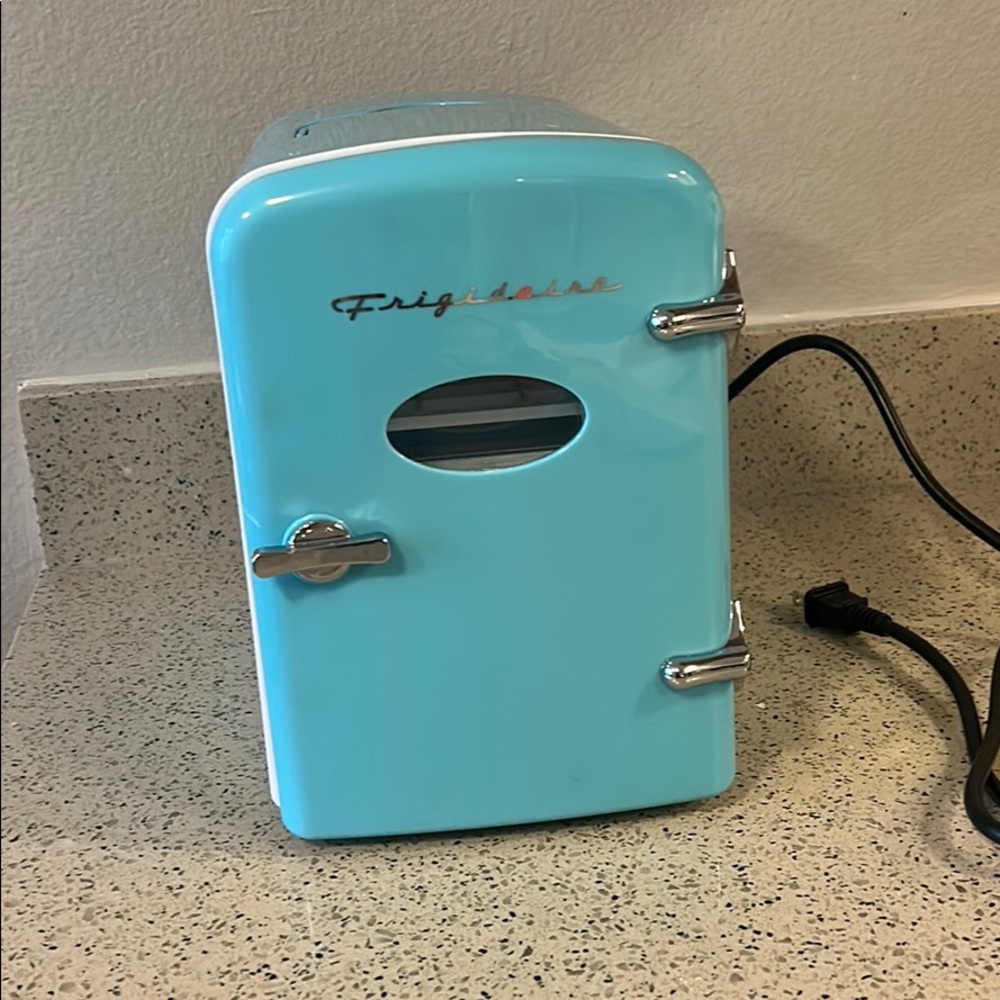 mini fridge for counter